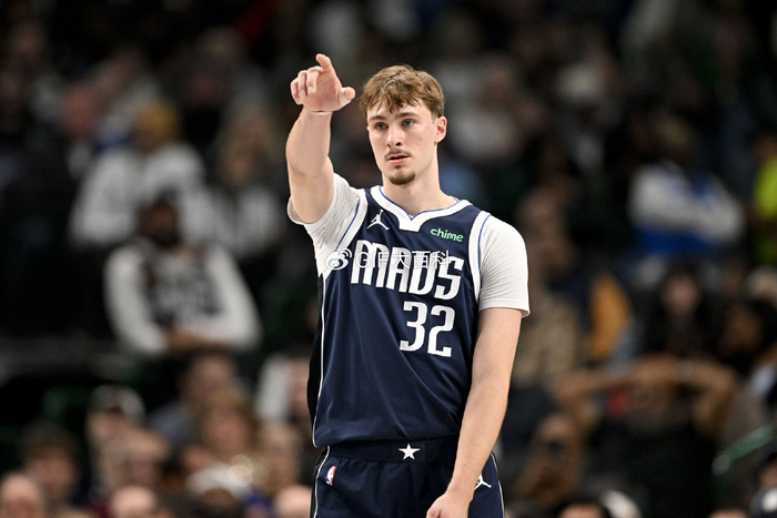 图库官网-雄鹿狂飙20记三分血洗独行侠，库兹马复出20分！弗拉格空砍19+10|罗林斯|外线|密尔沃基雄鹿队|达拉斯独行侠队|约什-格林_新浪体育_新浪新闻